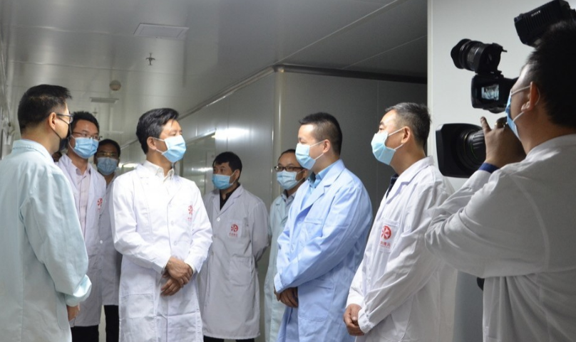 Wang Jianping, director of the Management Committee of Xiaolan Economic Development Zone, led a team to investigate Zhonghong Boyuan Biology